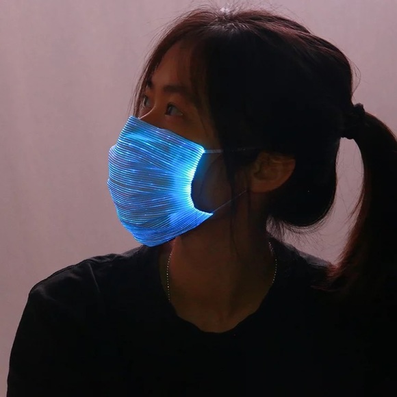 LED Face Mask - Picture 2 of 7